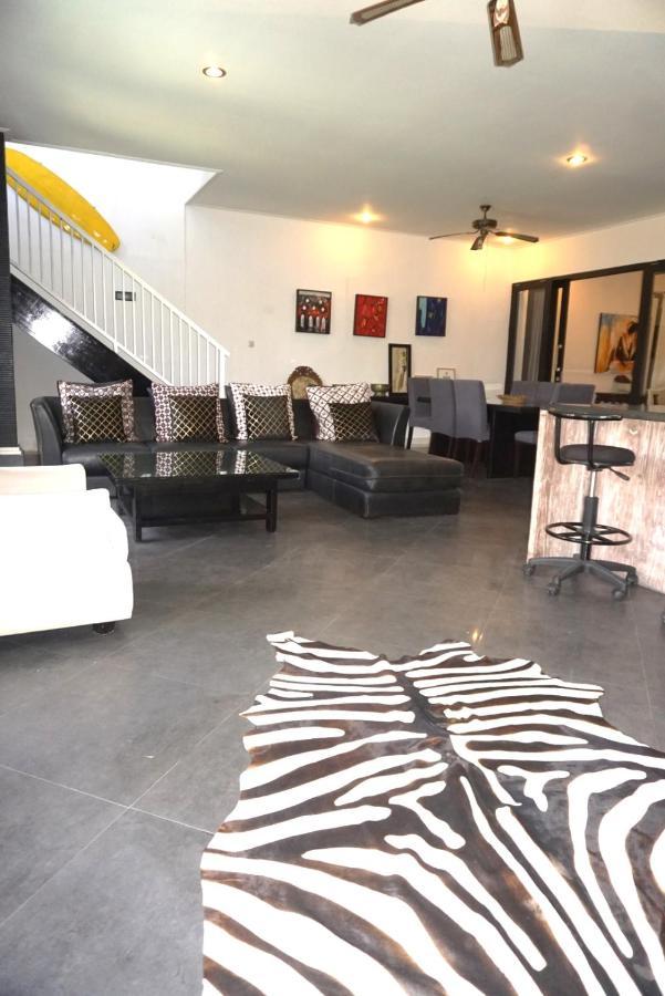 Villa Lingkar 89A Canggu Екстериор снимка