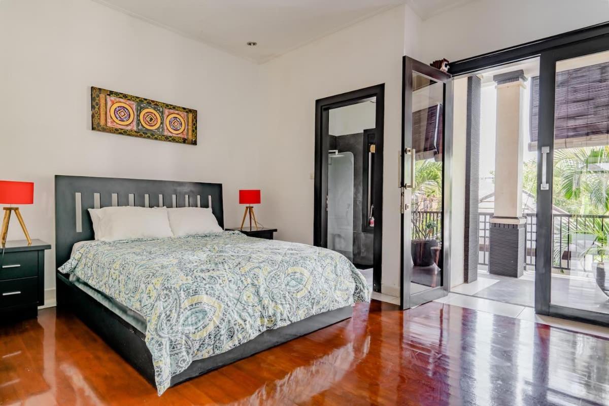 Villa Lingkar 89A Canggu Екстериор снимка