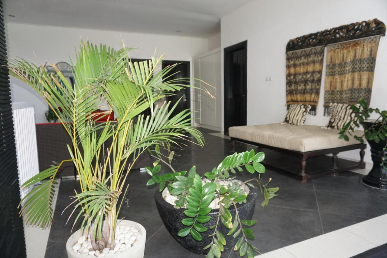Villa Lingkar 89A Canggu Екстериор снимка
