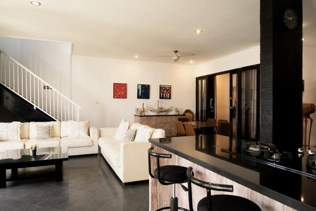 Villa Lingkar 89A Canggu Екстериор снимка