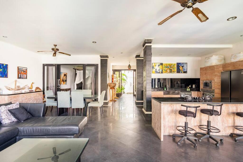 Villa Lingkar 89A Canggu Екстериор снимка