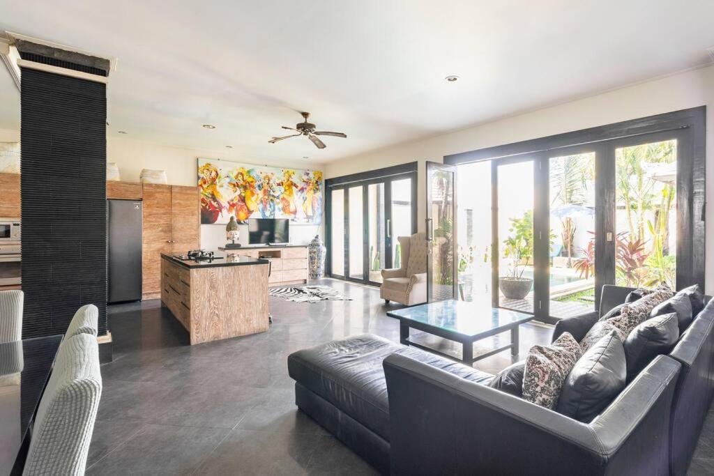Villa Lingkar 89A Canggu Екстериор снимка
