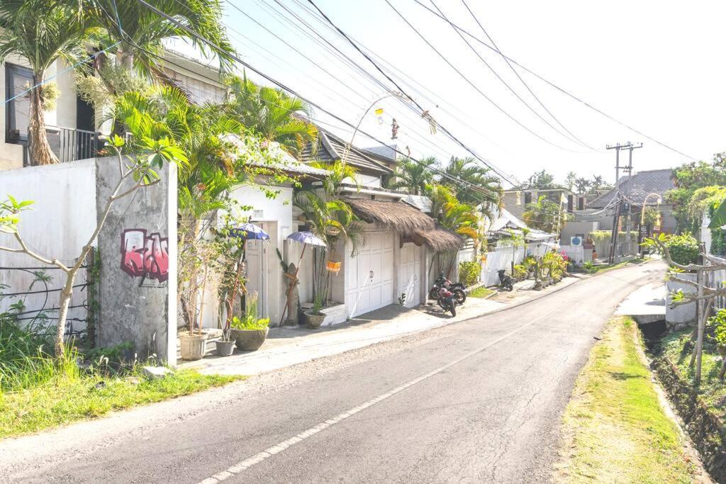 Villa Lingkar 89A Canggu Екстериор снимка
