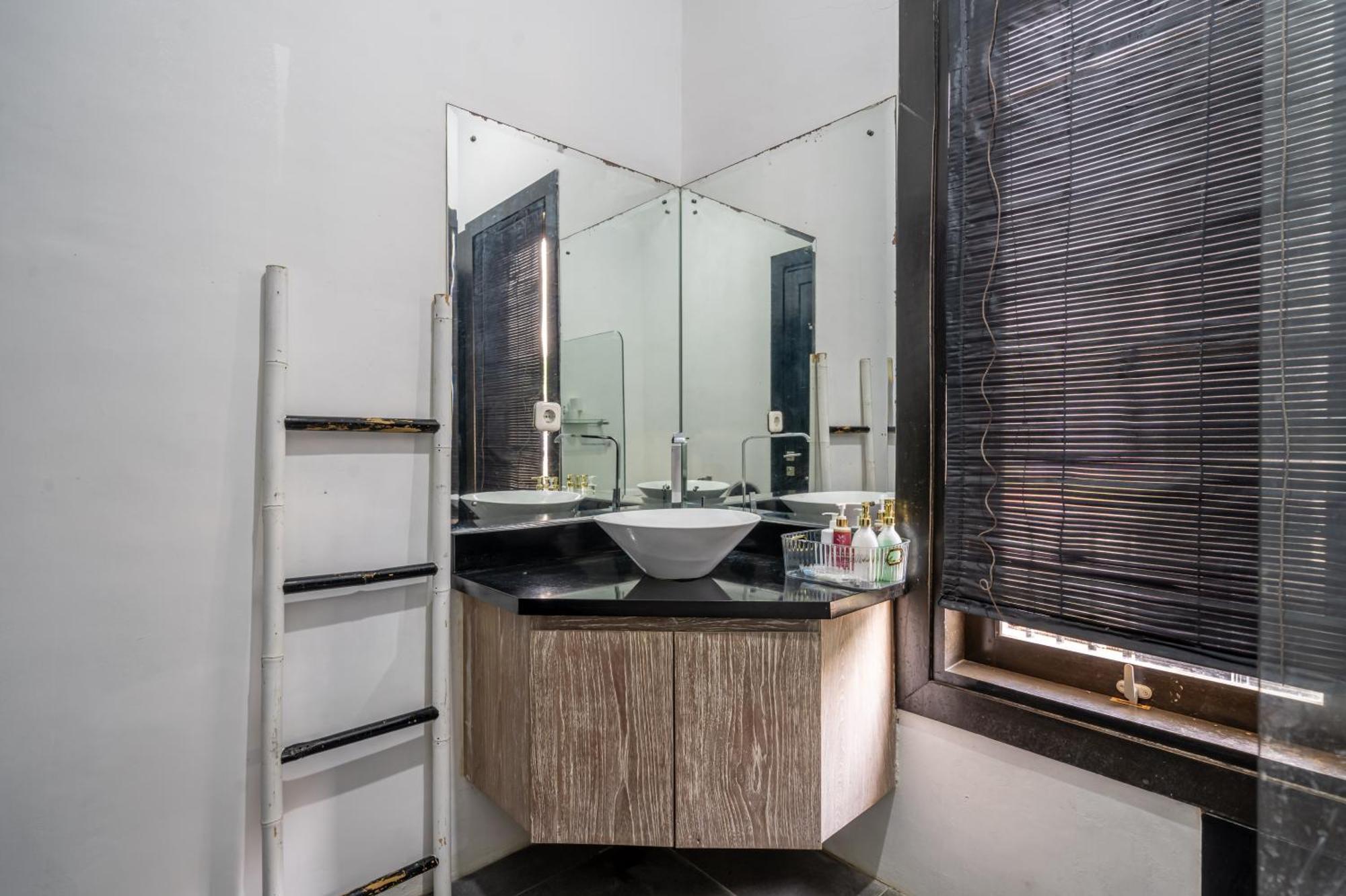 Villa Lingkar 89A Canggu Екстериор снимка