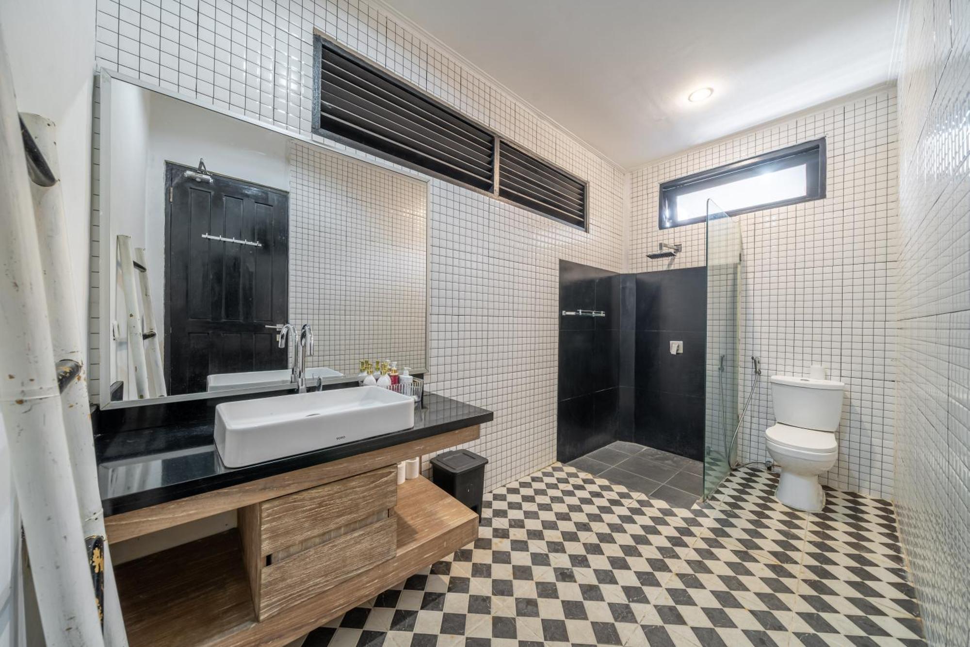 Villa Lingkar 89A Canggu Екстериор снимка